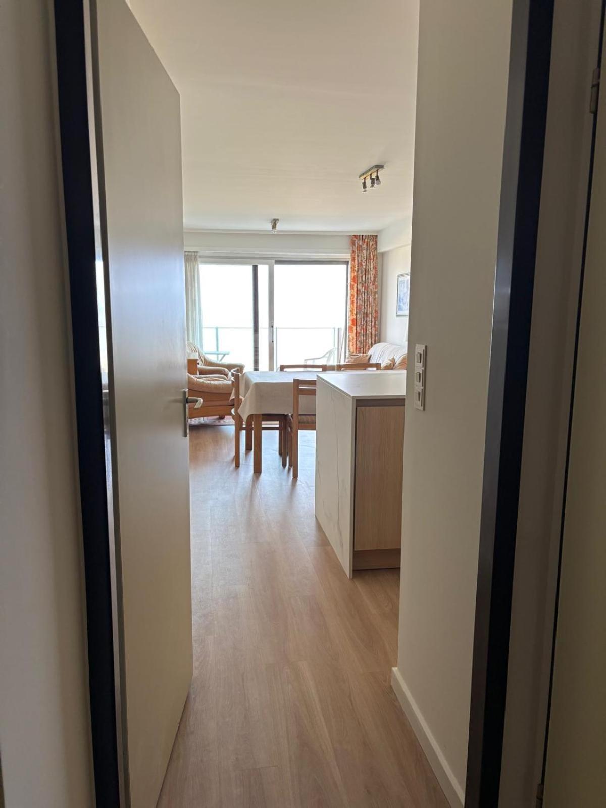 Seagull, Ruim En Volledig Vernieuwd Appartement Met Zeezicht In Westende Middelkerke Luaran gambar